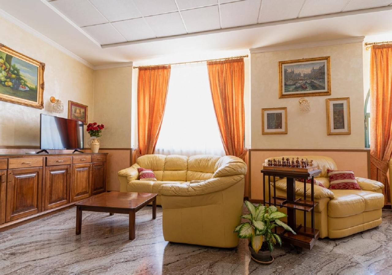 Hotel Villa Delle Rose Oristano Exterior photo
