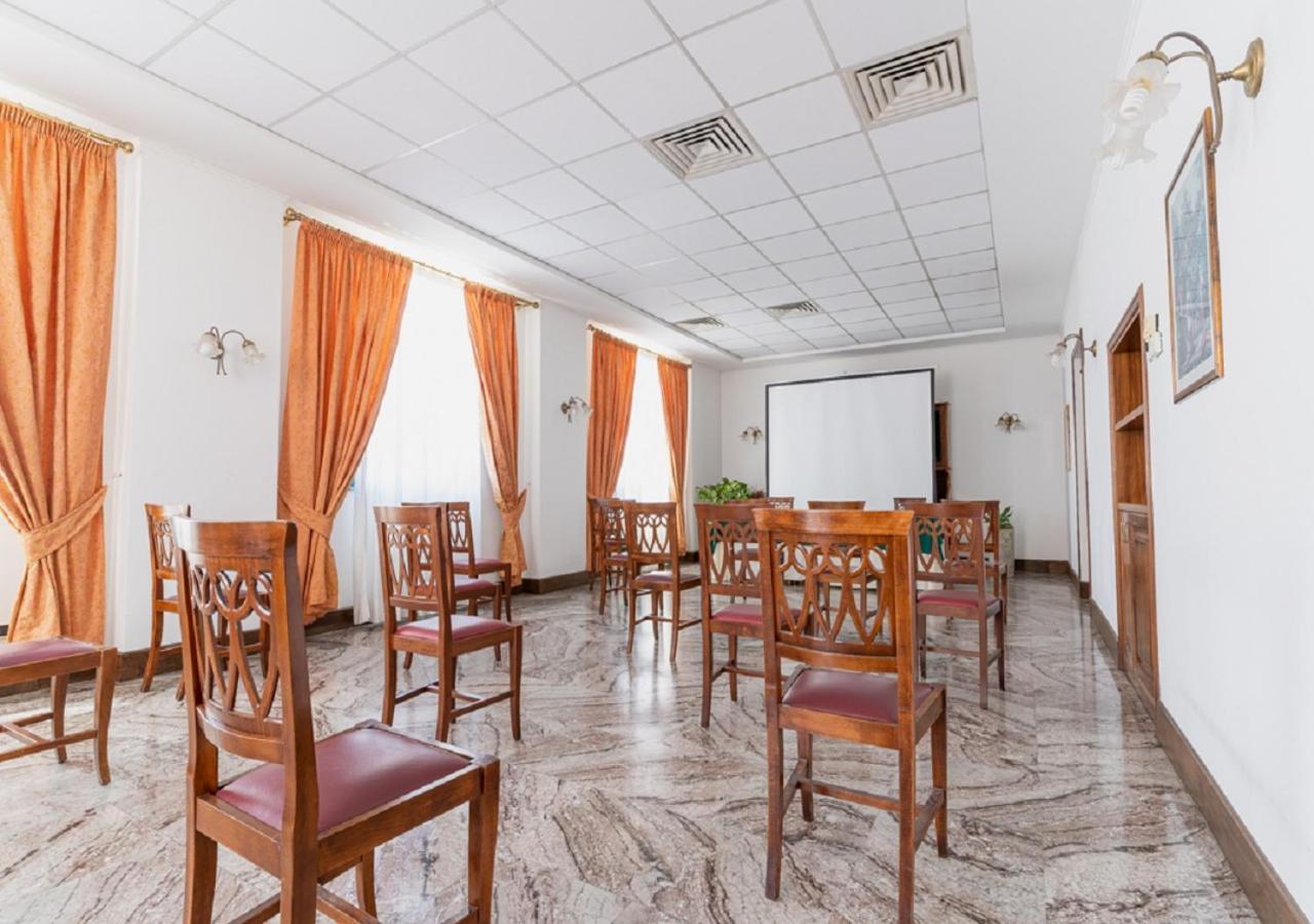 Hotel Villa Delle Rose Oristano Exterior photo