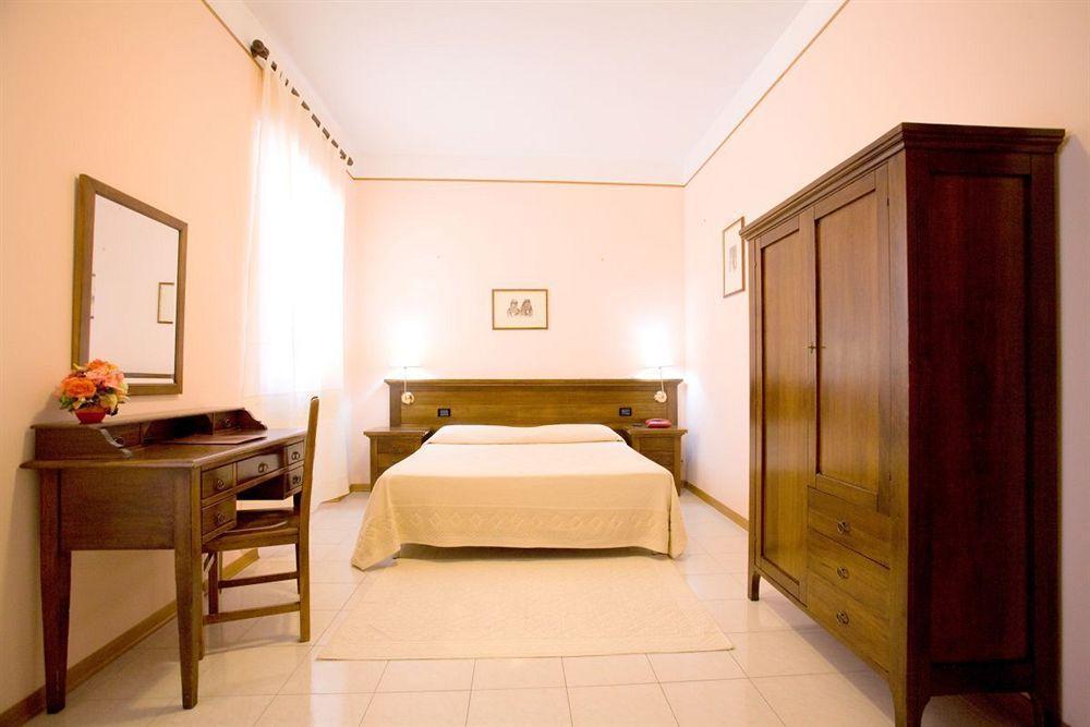 Hotel Villa Delle Rose Oristano Exterior photo