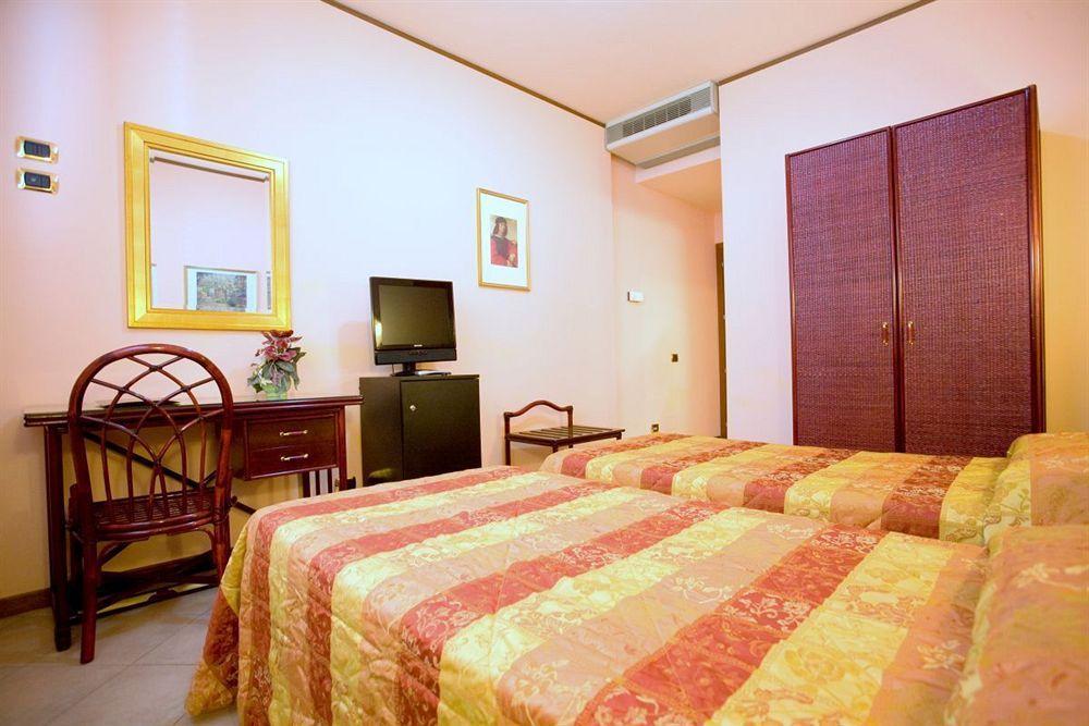 Hotel Villa Delle Rose Oristano Exterior photo